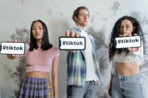 Help pupils think critically about Influencers: Try our InfluVET workshop from Curriculum